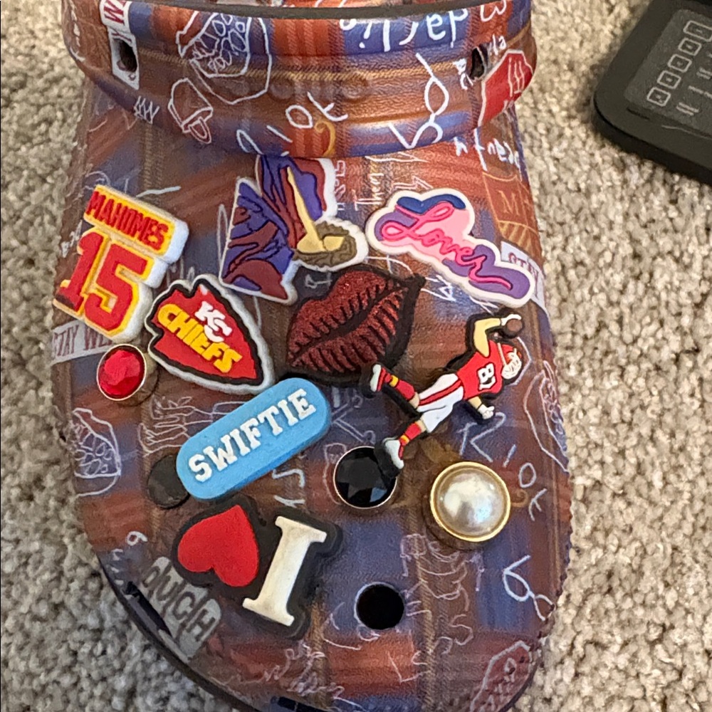 Multicolor Graphic Crocs - Picture 2 of 4